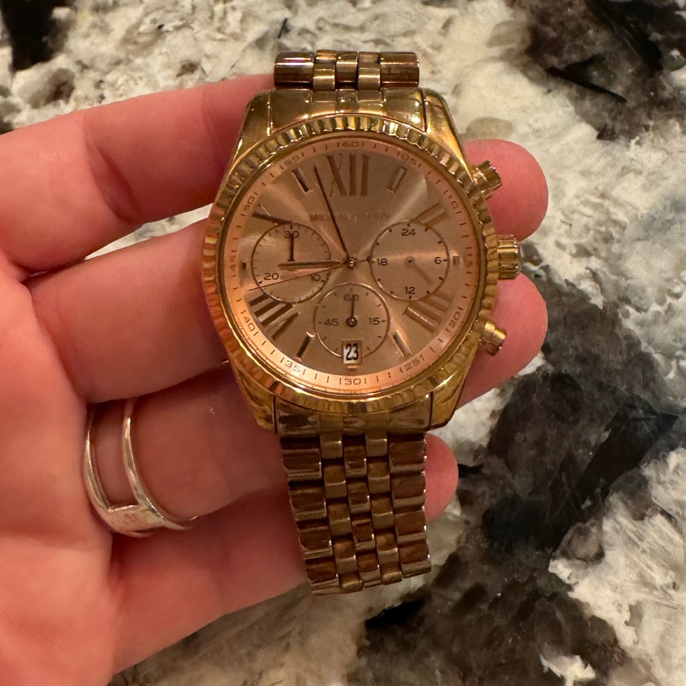 Michael Kors Watch— rose gold.
